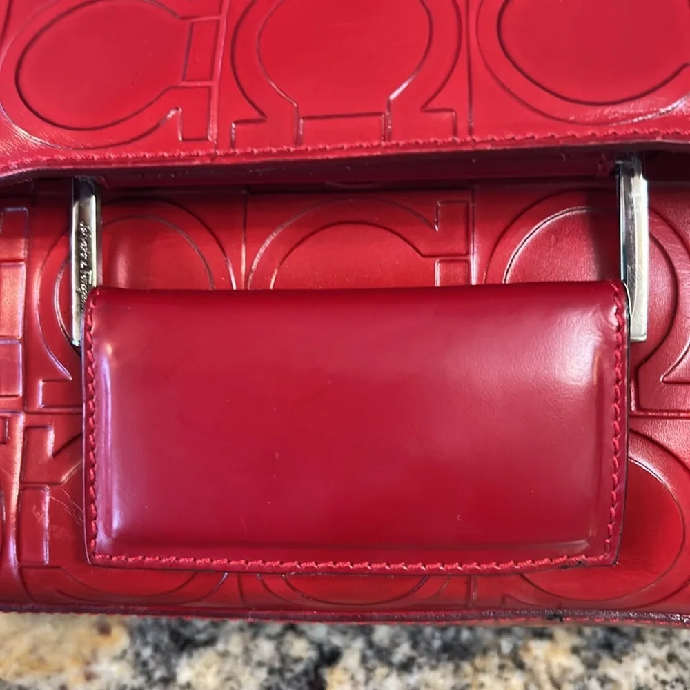 Salvatore Ferragamo Gancini embossed leather bag - Picture 9 of 16